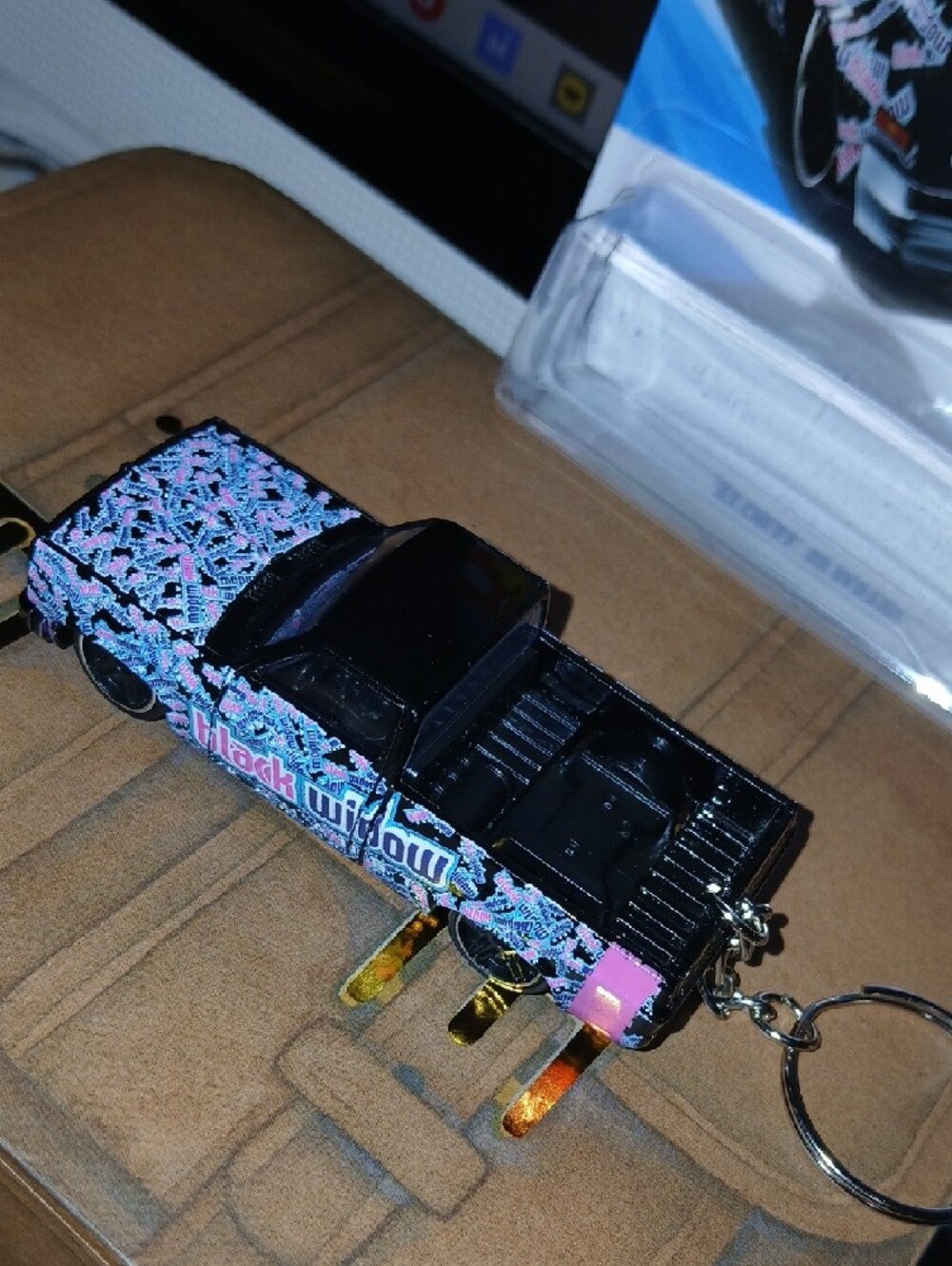 Hot Wheels '83 Chevy Silverado - Pink & Black Graphic Keychain - Picture 6 of 6